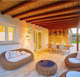3 bedroom villa with infinity pool and jacuzzi, Scopello, sleeps 5-6